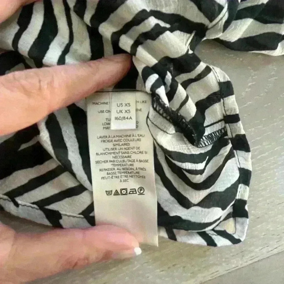 Free people Ciara zebra button down shirt blouse sz XS EXTRA SMALL - Picture 6 of 9